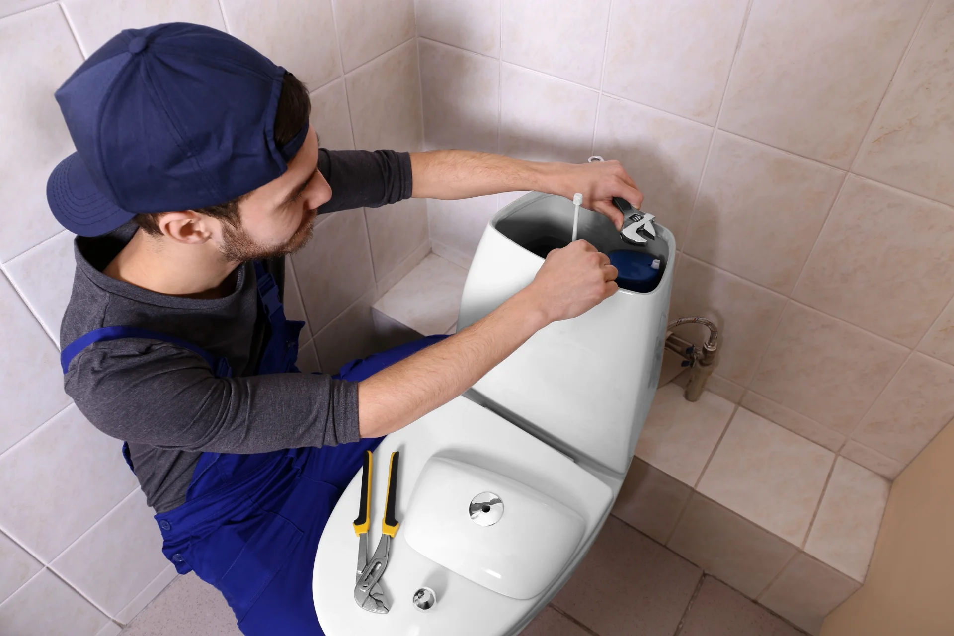 Toilet repair service
